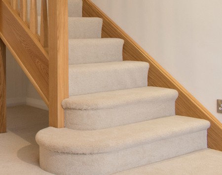 How to fit carpet on stair winders edge to edge