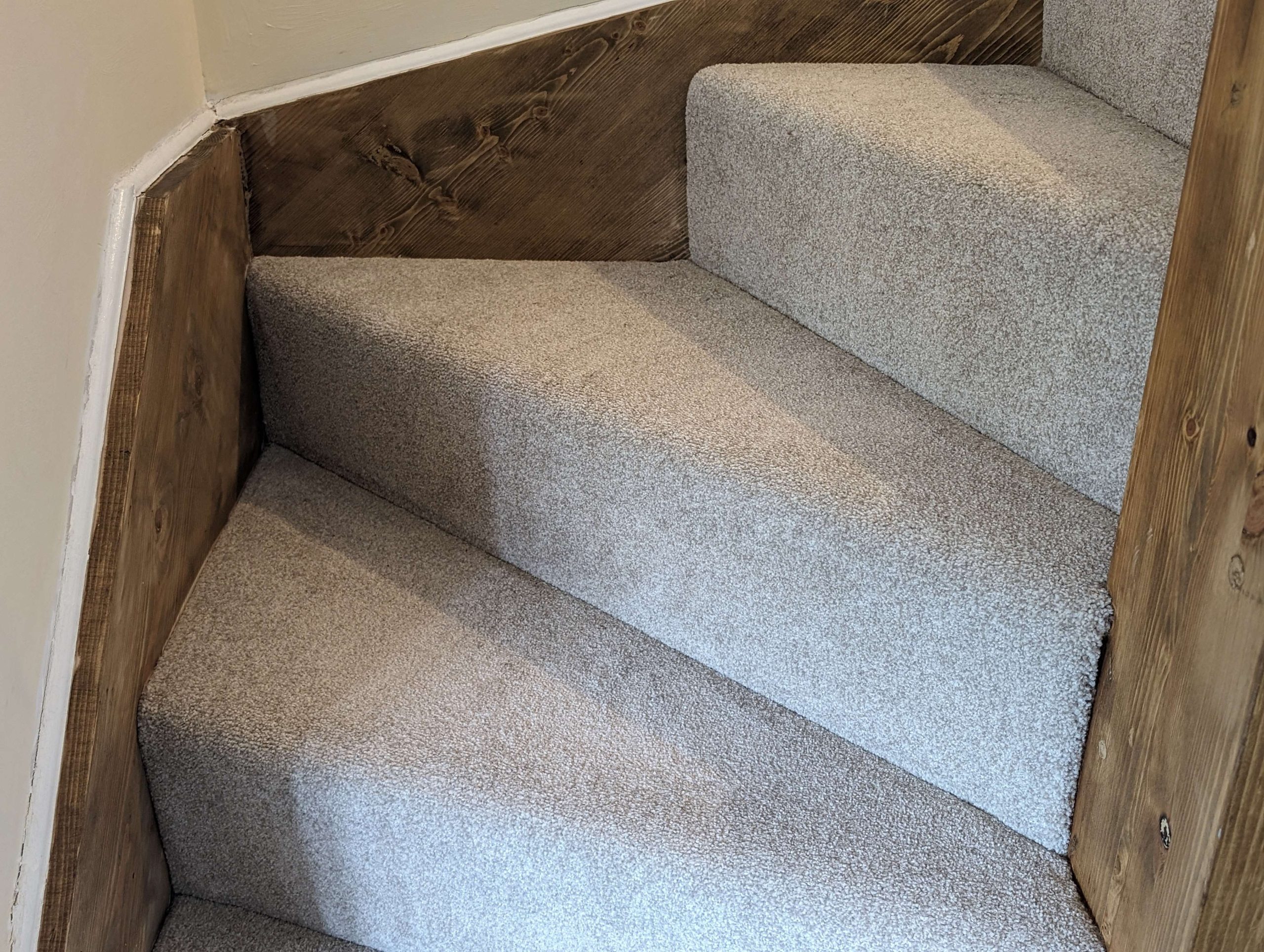 How to Fit Carpet on Stair Winders, Edge to Edge